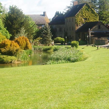Готель Haselbury Mill Крукерн Екстер'єр фото