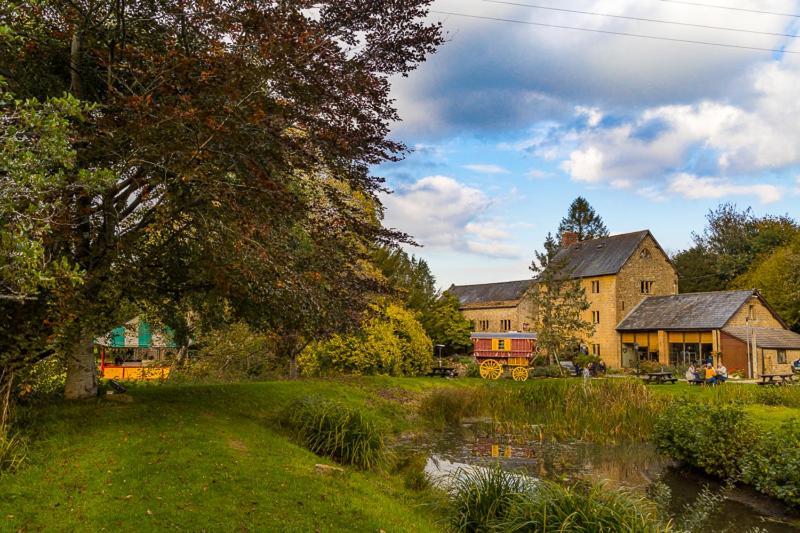 Готель Haselbury Mill Крукерн Екстер'єр фото