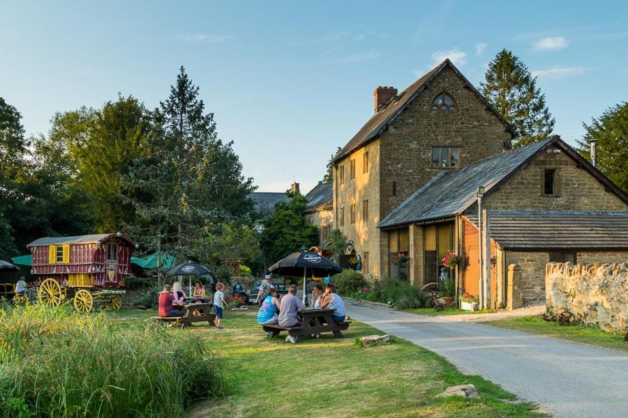 Готель Haselbury Mill Крукерн Екстер'єр фото